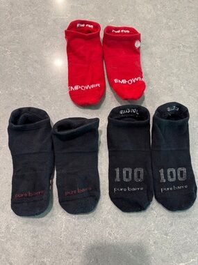 Pure Barre 100 club size Medium Low-Cut Grip Socks